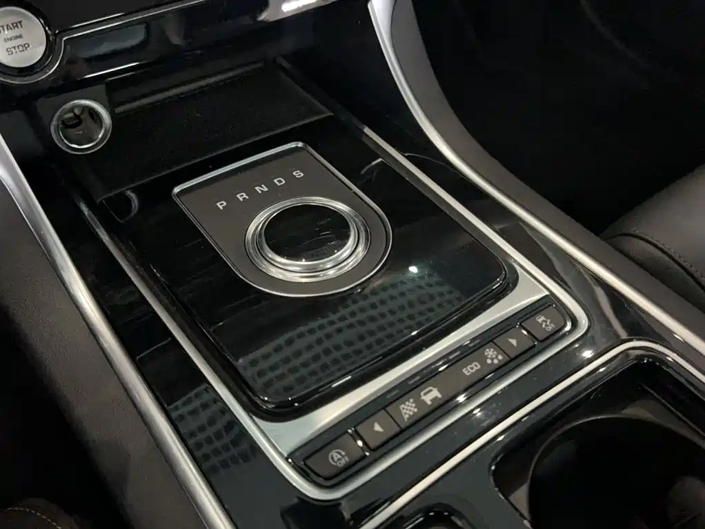 Jaguar XEL — миниатюра 10