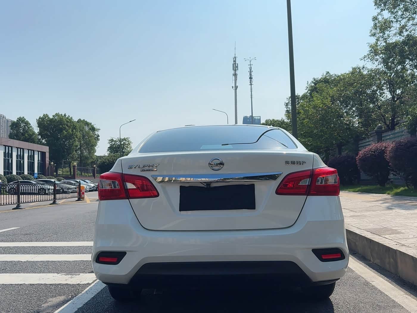 Nissan Sylphy 1.6 л 2023 г. Белый, пробег 17000 км