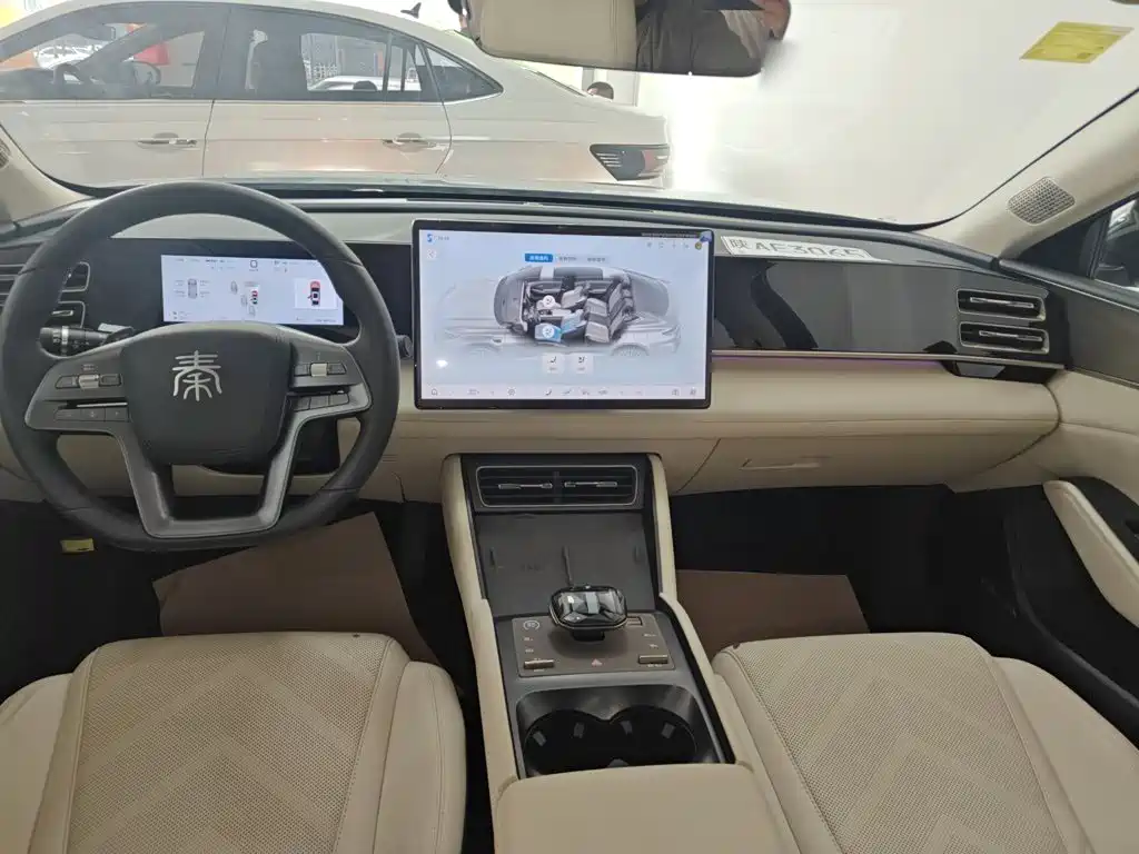BYD Qin L L 2025 DM-i Smart Drive 120KM