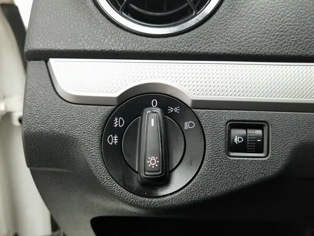Volkswagen Jetta — миниатюра 21