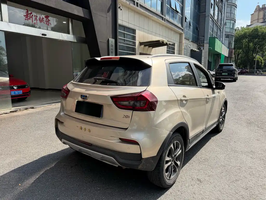 Geely Vision X3 — миниатюра 6