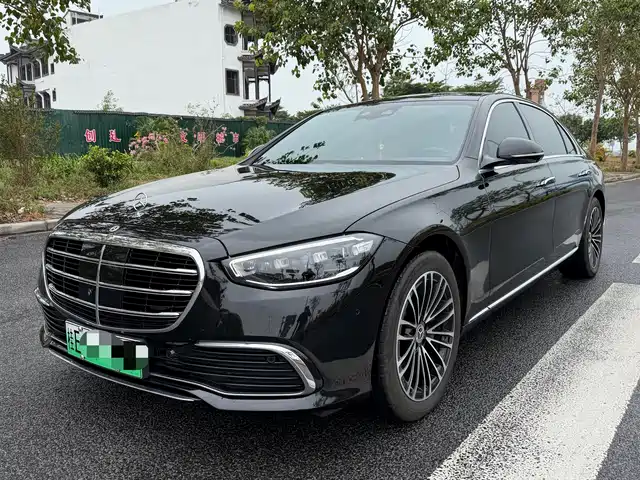 Mercedes-Benz S-Class — фото 1
