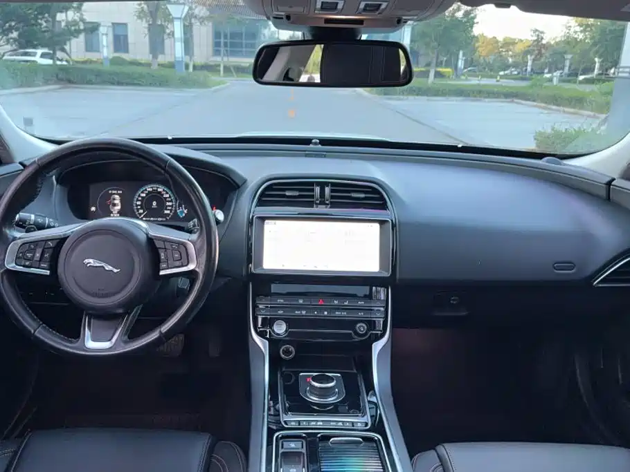 Jaguar XEL — миниатюра 20