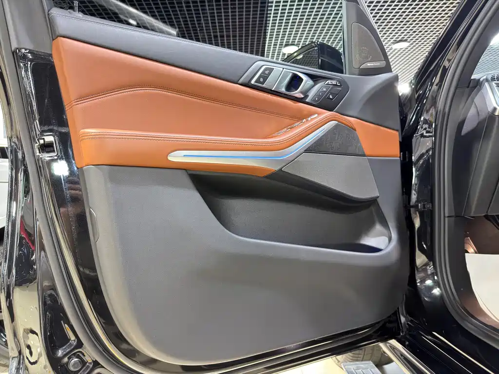 BMW X7 — миниатюра 12