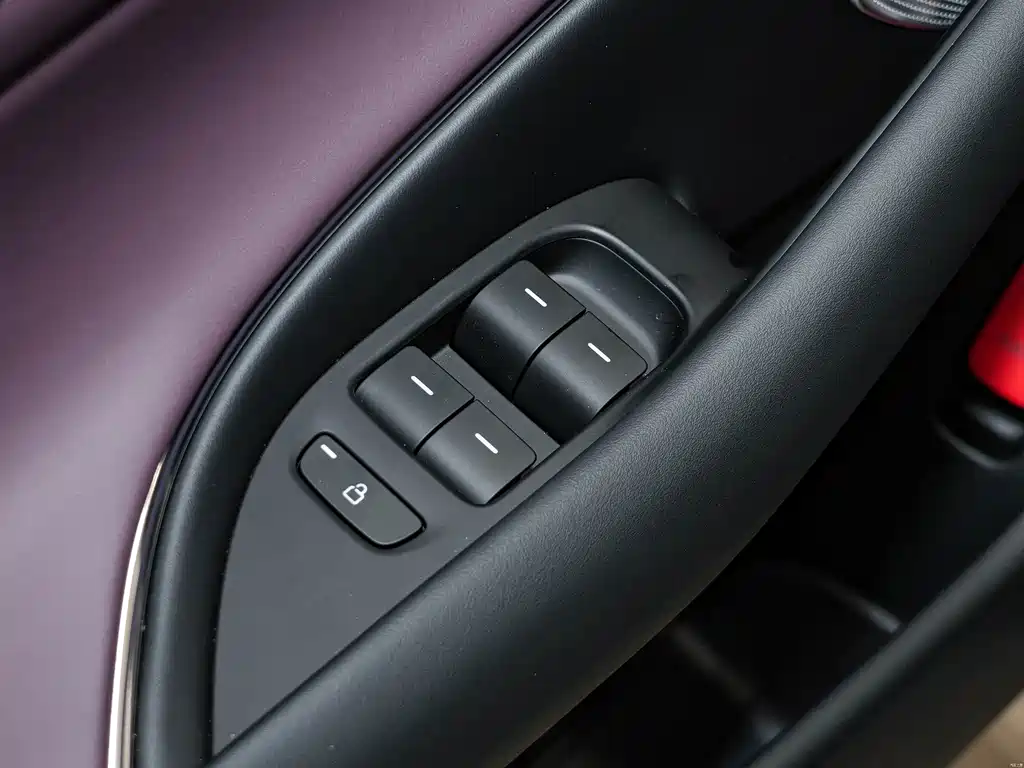 Xiaomi SU7 — миниатюра 10