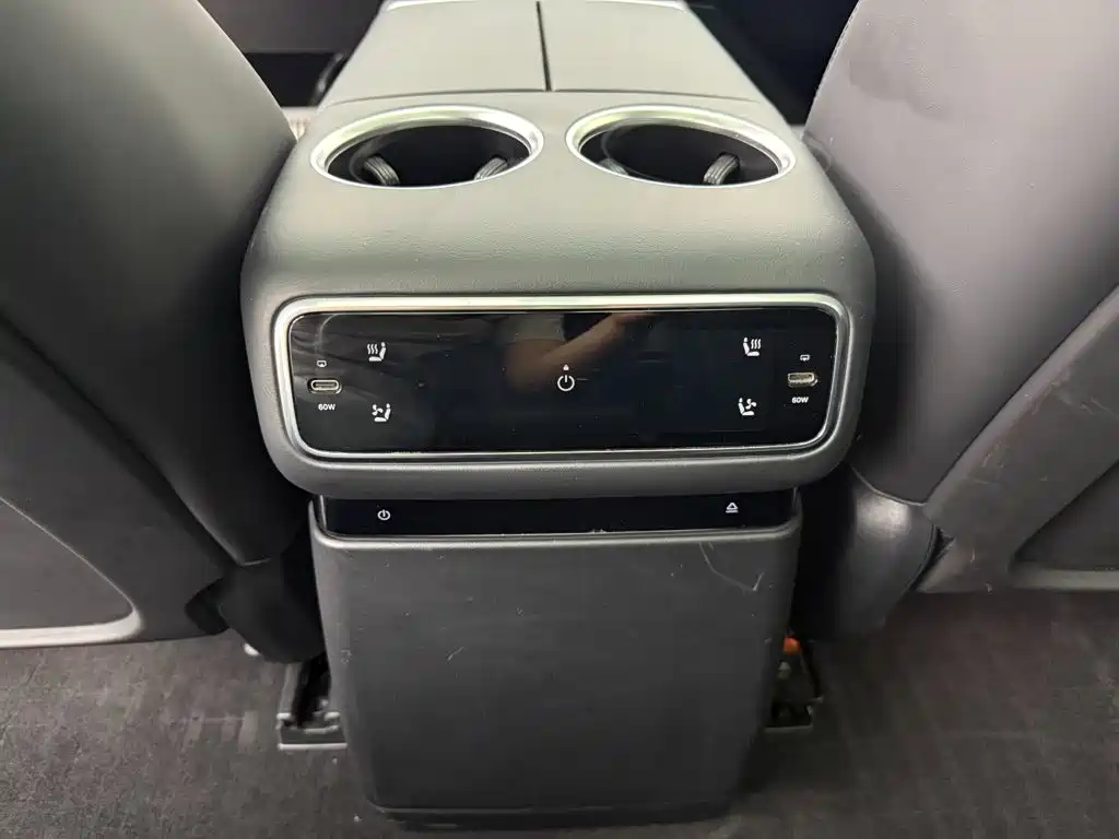 Li Auto Li L8 — миниатюра 11