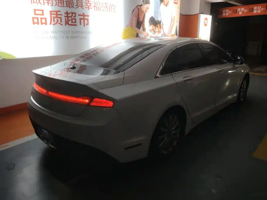 Lincoln MKZ — миниатюра 3