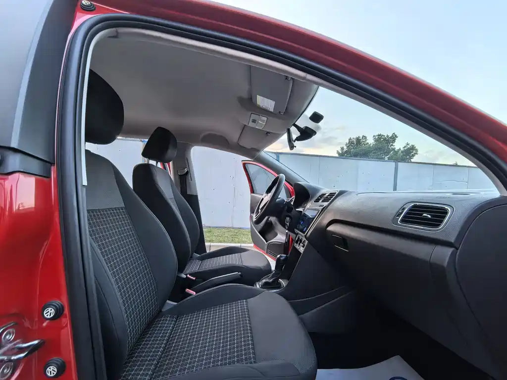 Volkswagen Polo — миниатюра 7