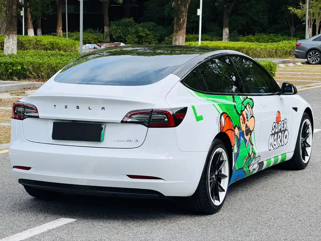 Tesla Model 3 — миниатюра 5