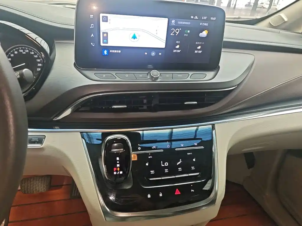 Buick GL8 — миниатюра 13