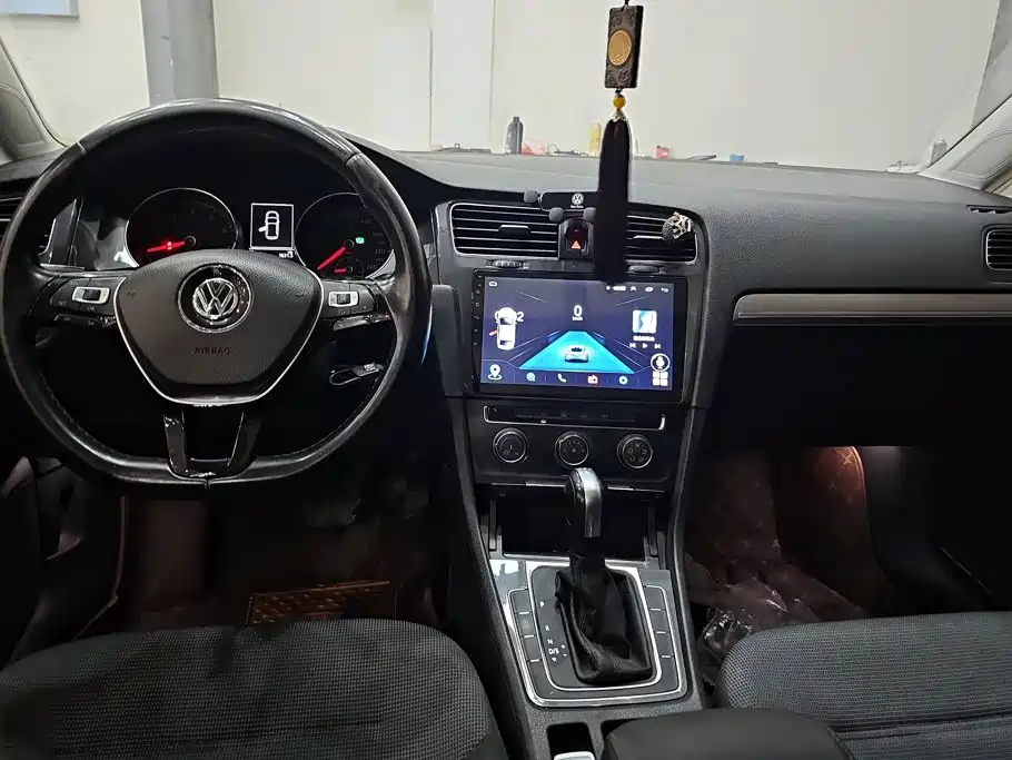 Volkswagen Golf — миниатюра 12