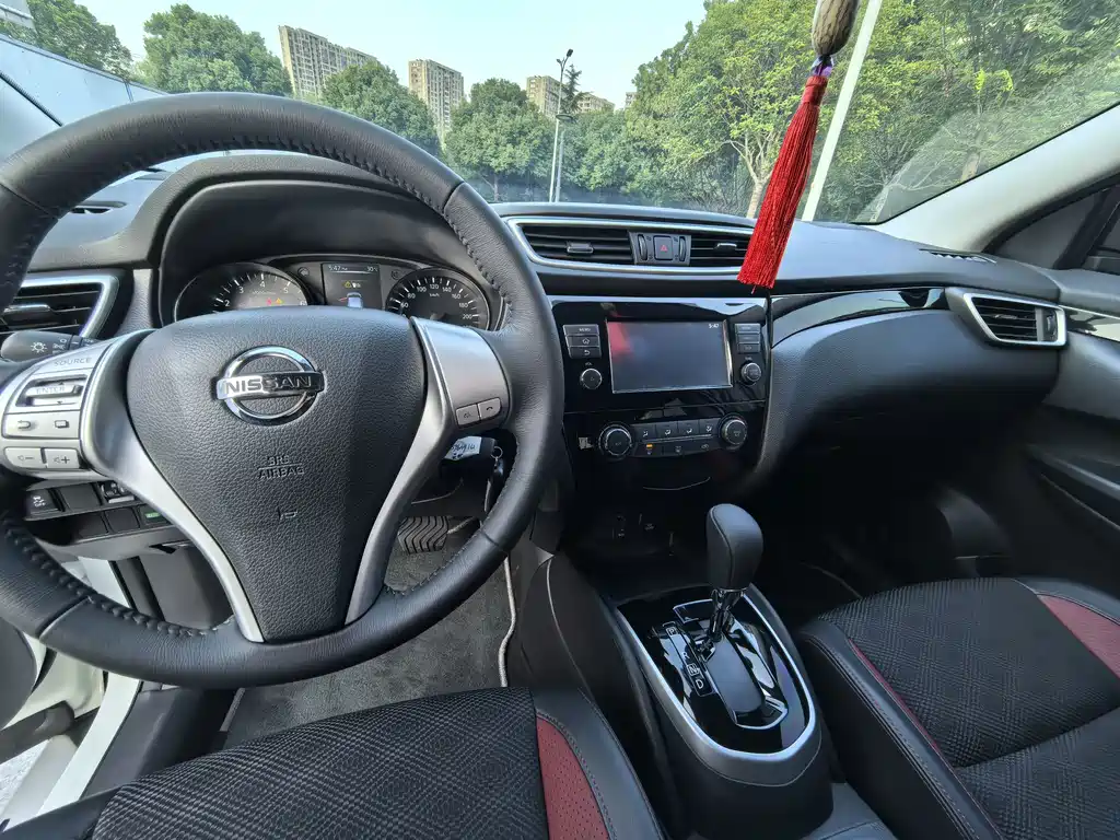 Nissan Qashqai — миниатюра 13