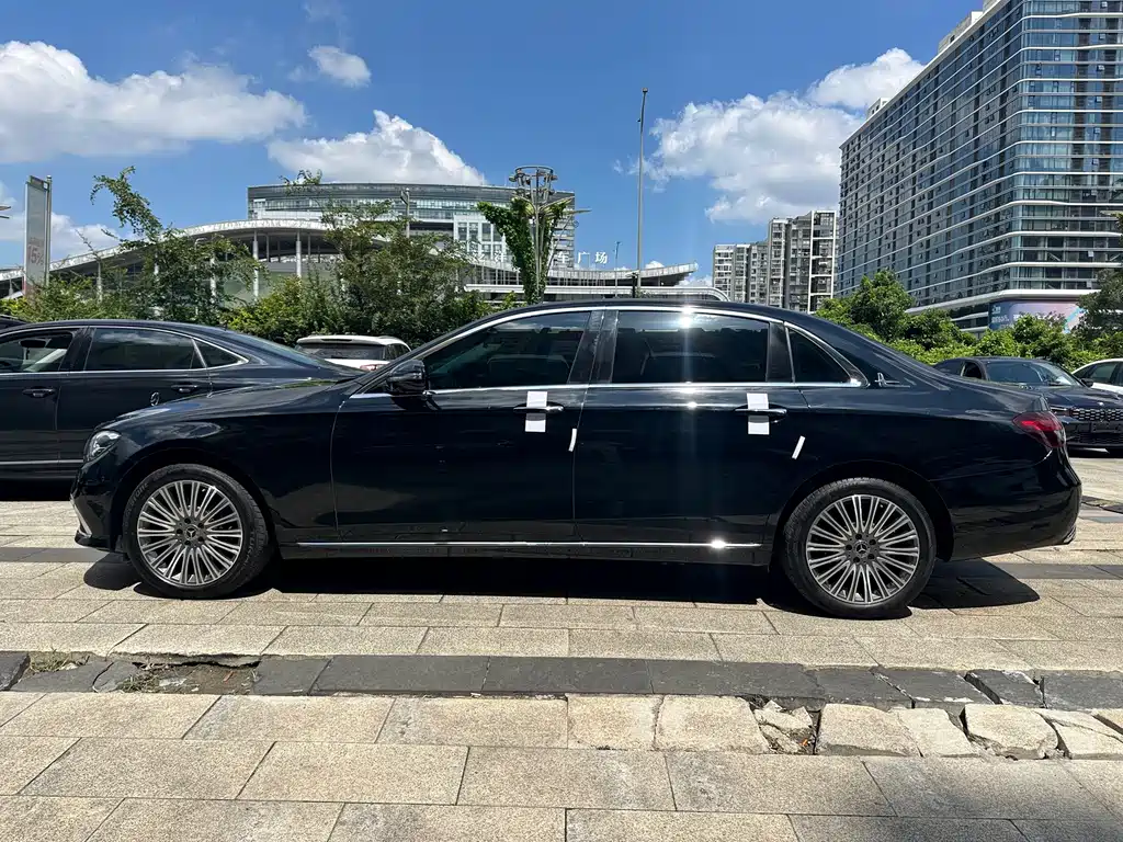 Mercedes-Benz E-Class — миниатюра 9