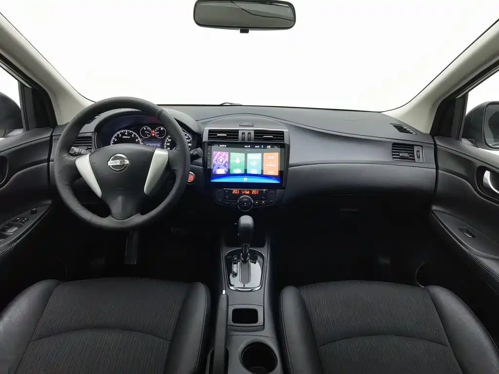 Nissan Tiida — миниатюра 5
