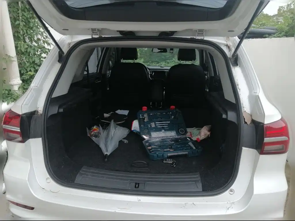 Roewe RX5 New Energy — миниатюра 4