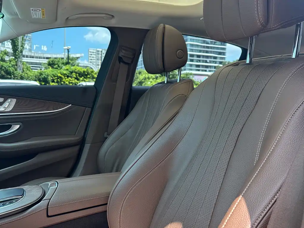 Mercedes-Benz E-Class — миниатюра 8