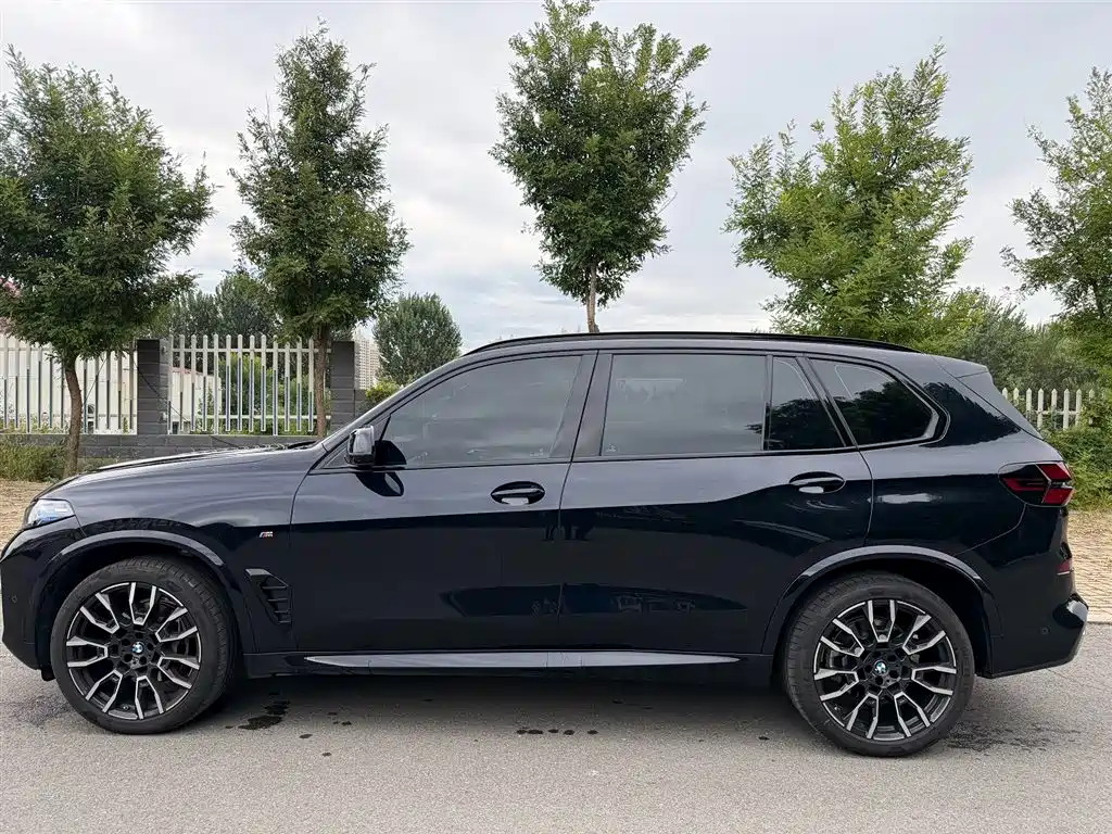BMW X5 2025 xDrive 40Li Premium M Sport