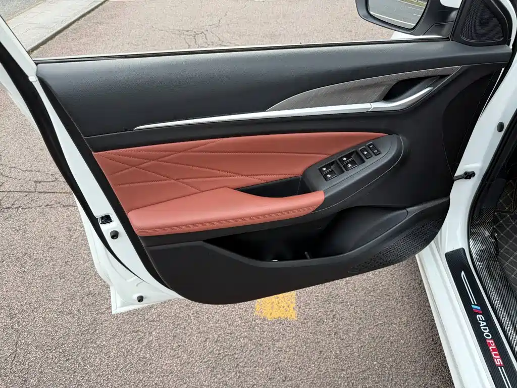 Changan Eado — миниатюра 6