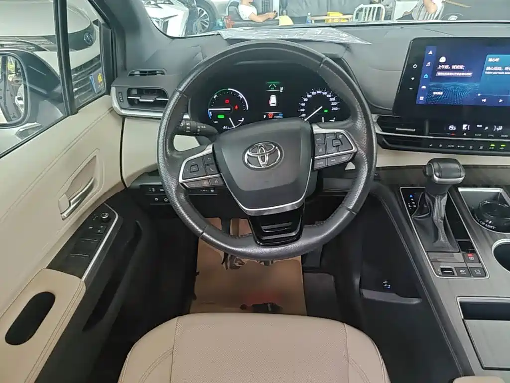 Toyota Sienna — миниатюра 11