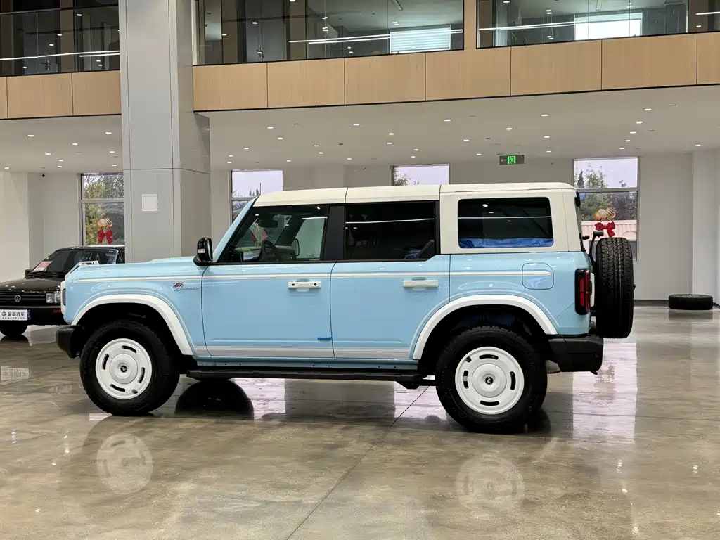 Ford Bronco — миниатюра 7
