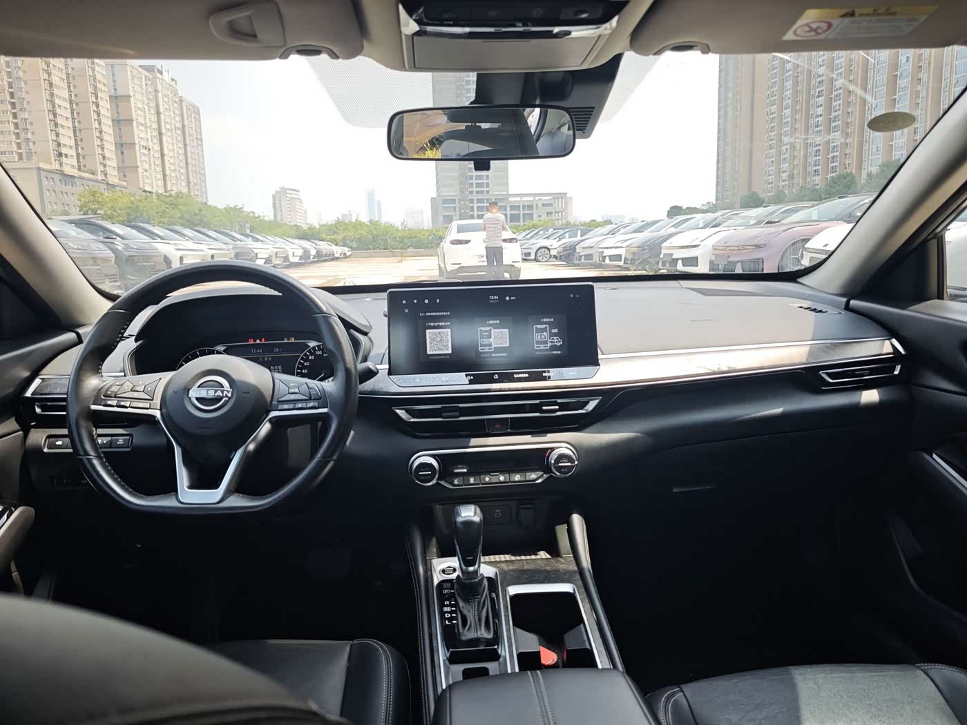Honda Life 2.0 л 2023 г. Белый, пробег 50000 км