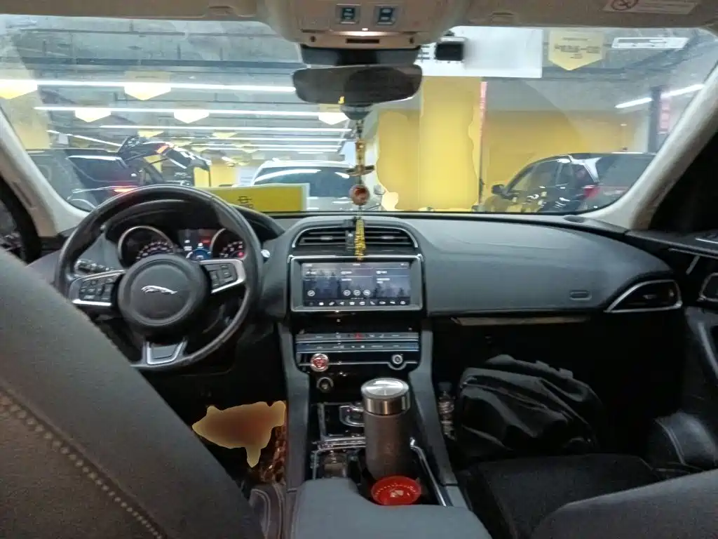Jaguar F-Pace 2020 2.0T Premium