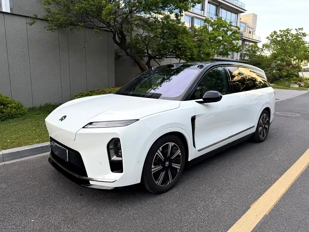 Nio ES8 2025