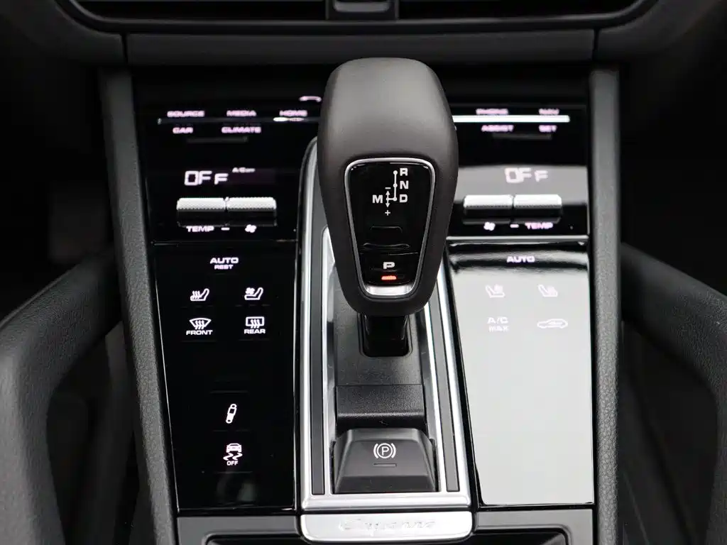 Porsche Cayenne — миниатюра 21