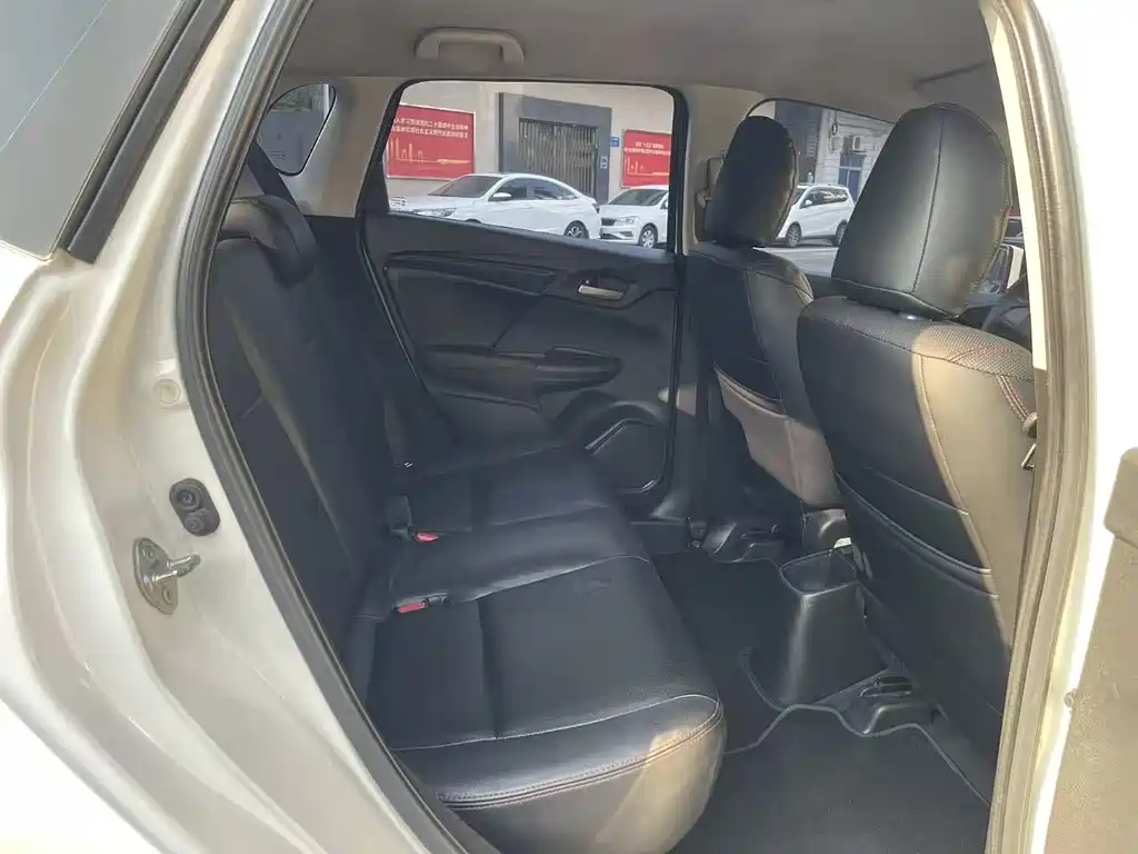 Honda Fit — миниатюра 10