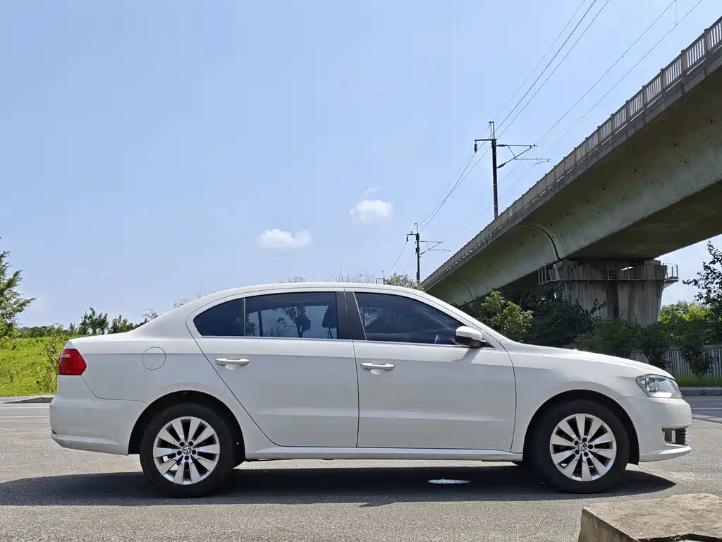 Volkswagen Lavida — миниатюра 4