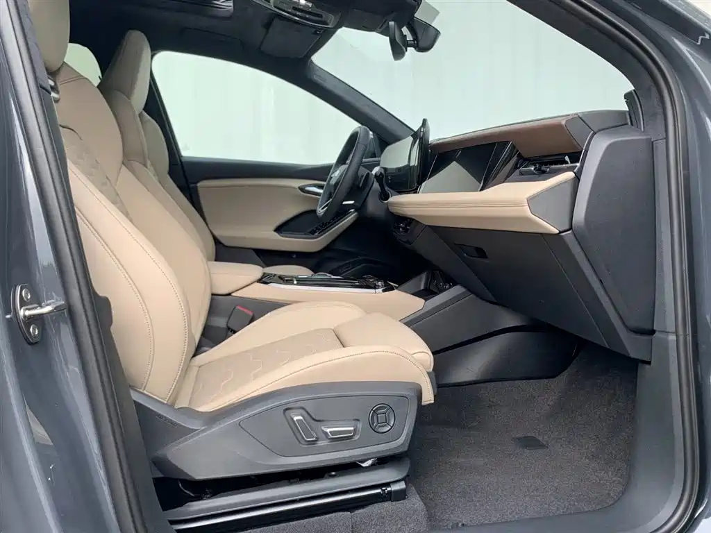 Audi Q6L e-tron