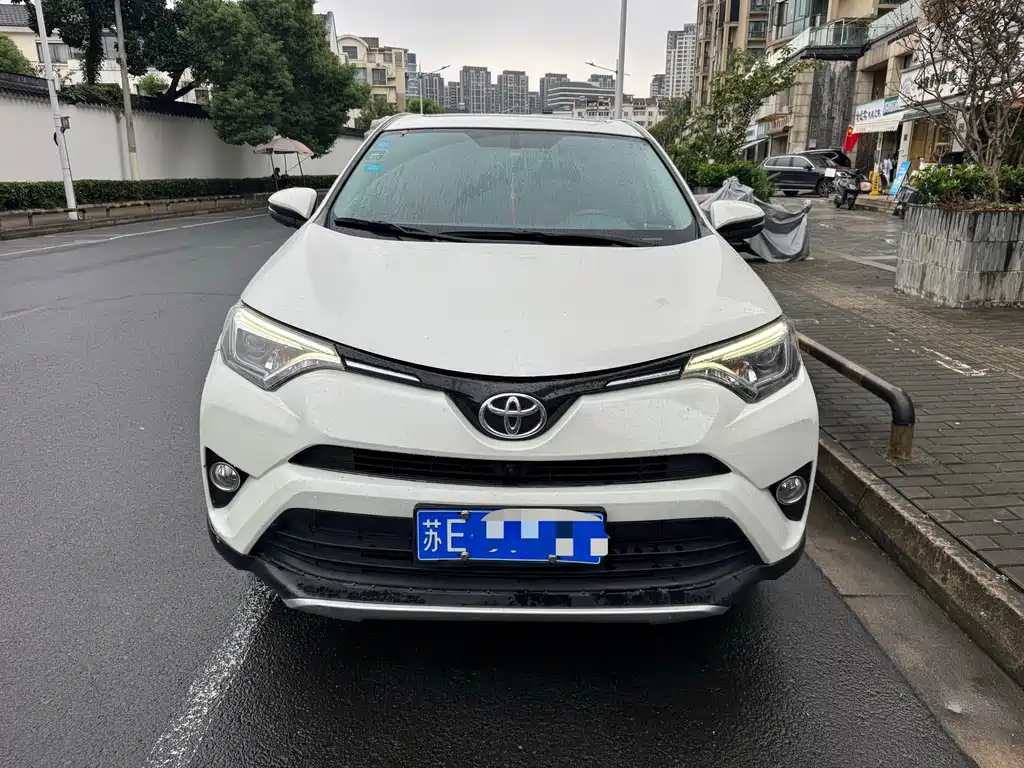 Toyota RAV4 — миниатюра 2