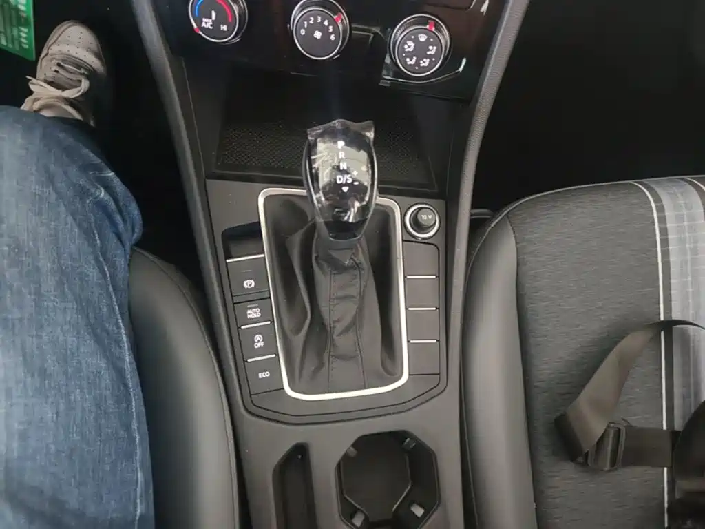 Volkswagen Sagitar — миниатюра 10