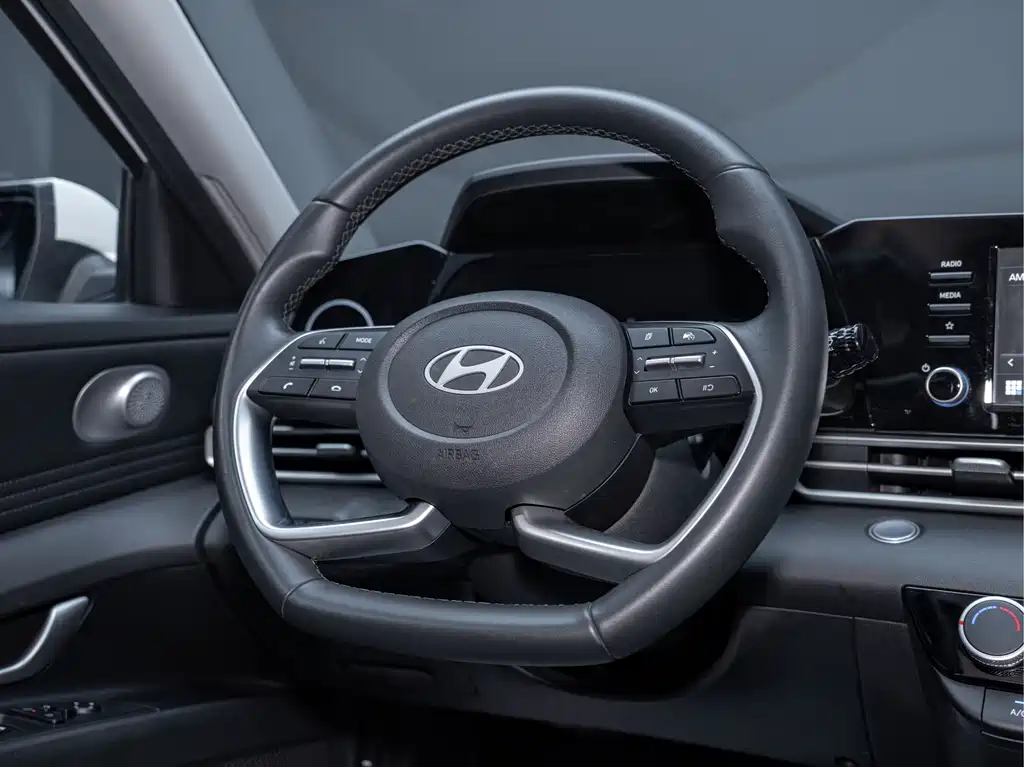 Hyundai Elantra — миниатюра 16
