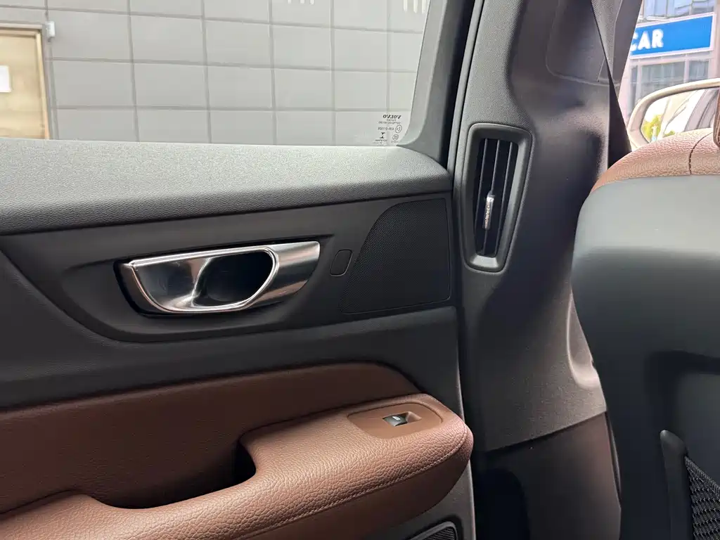 Volvo S60 — миниатюра 46