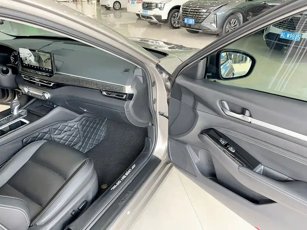 Nissan Teana — миниатюра 12