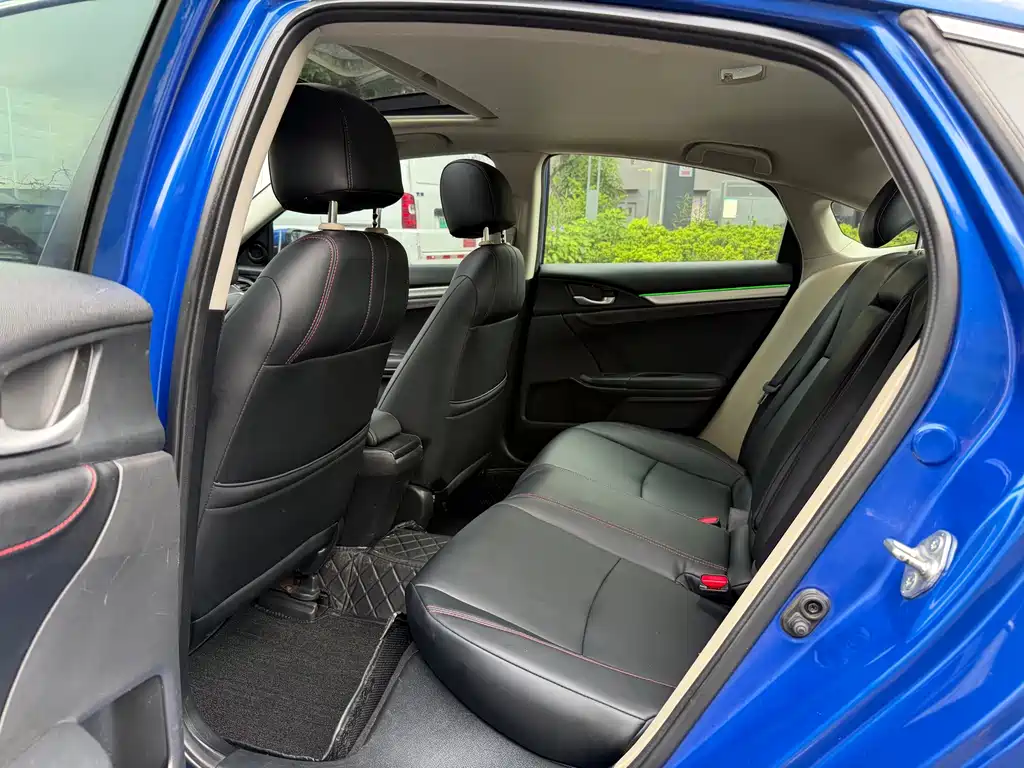 Honda Civic — миниатюра 8