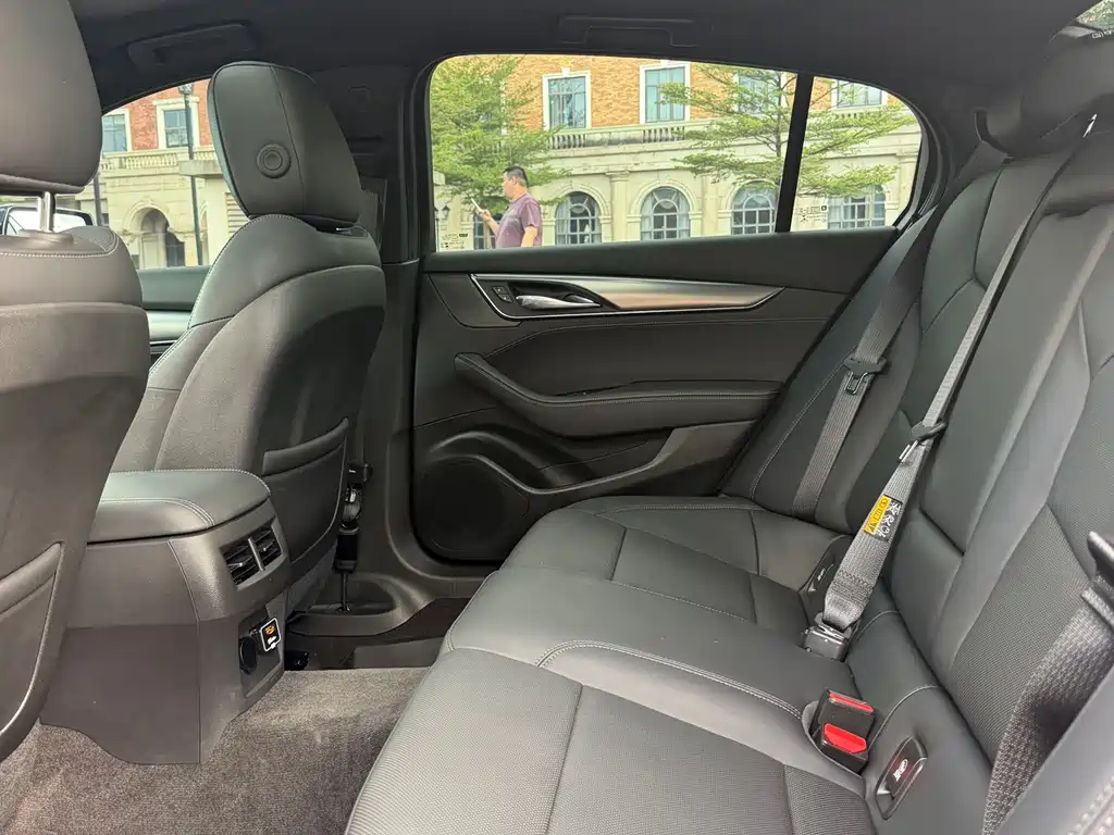 Cadillac CT5 — миниатюра 9