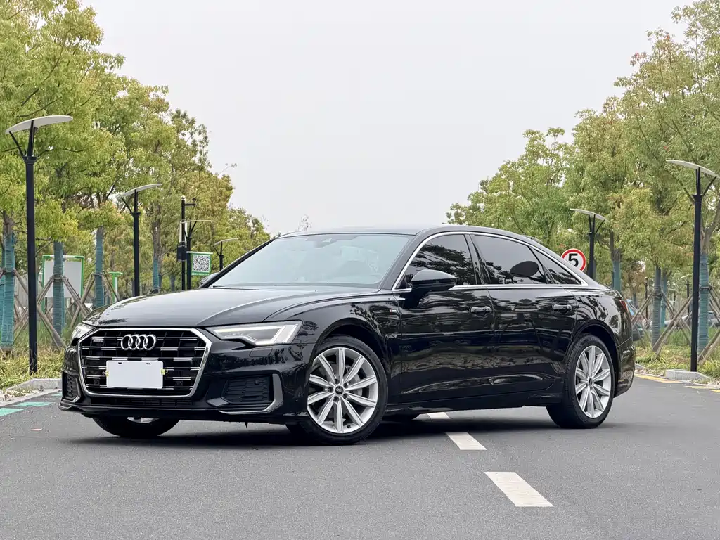 Audi A6L 2022