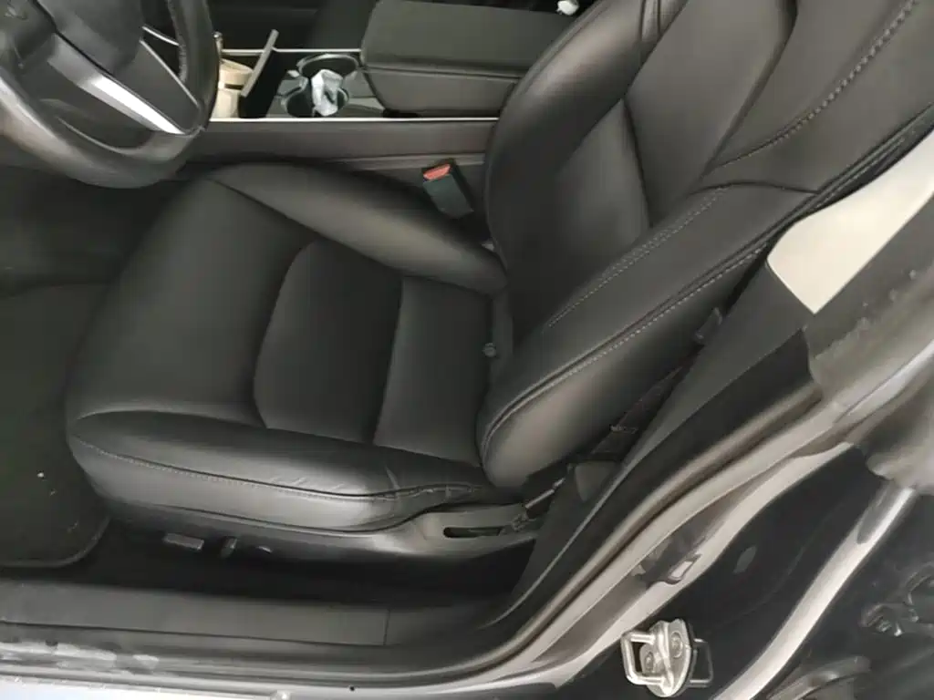 Tesla Model 3 — миниатюра 15