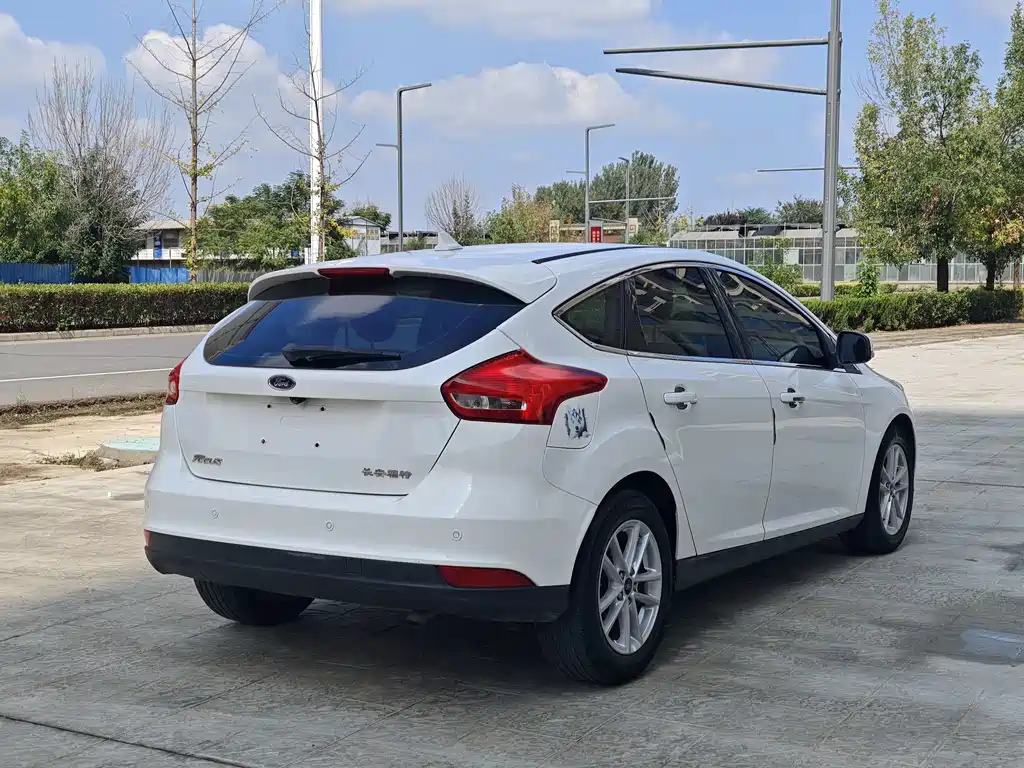 Ford Focus — миниатюра 7
