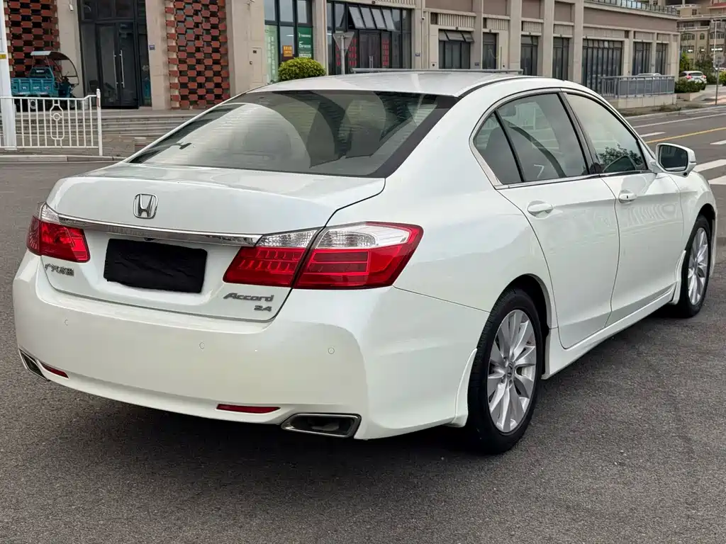 Honda Accord — миниатюра 9