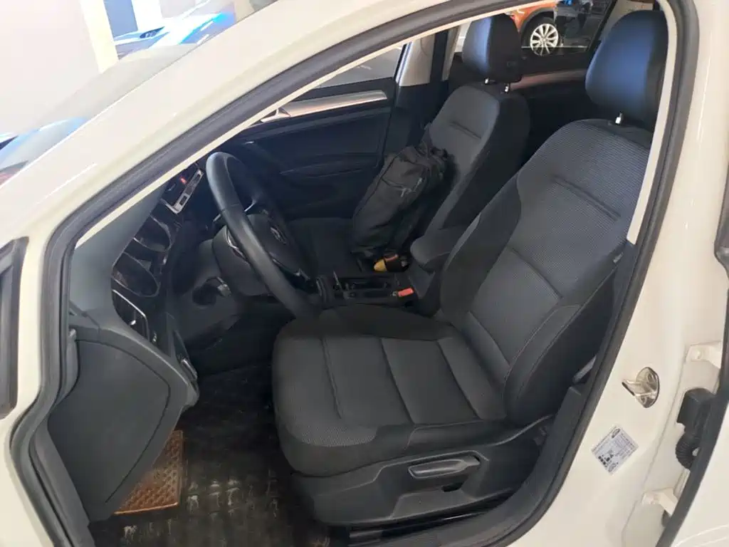 Volkswagen Golf — миниатюра 15