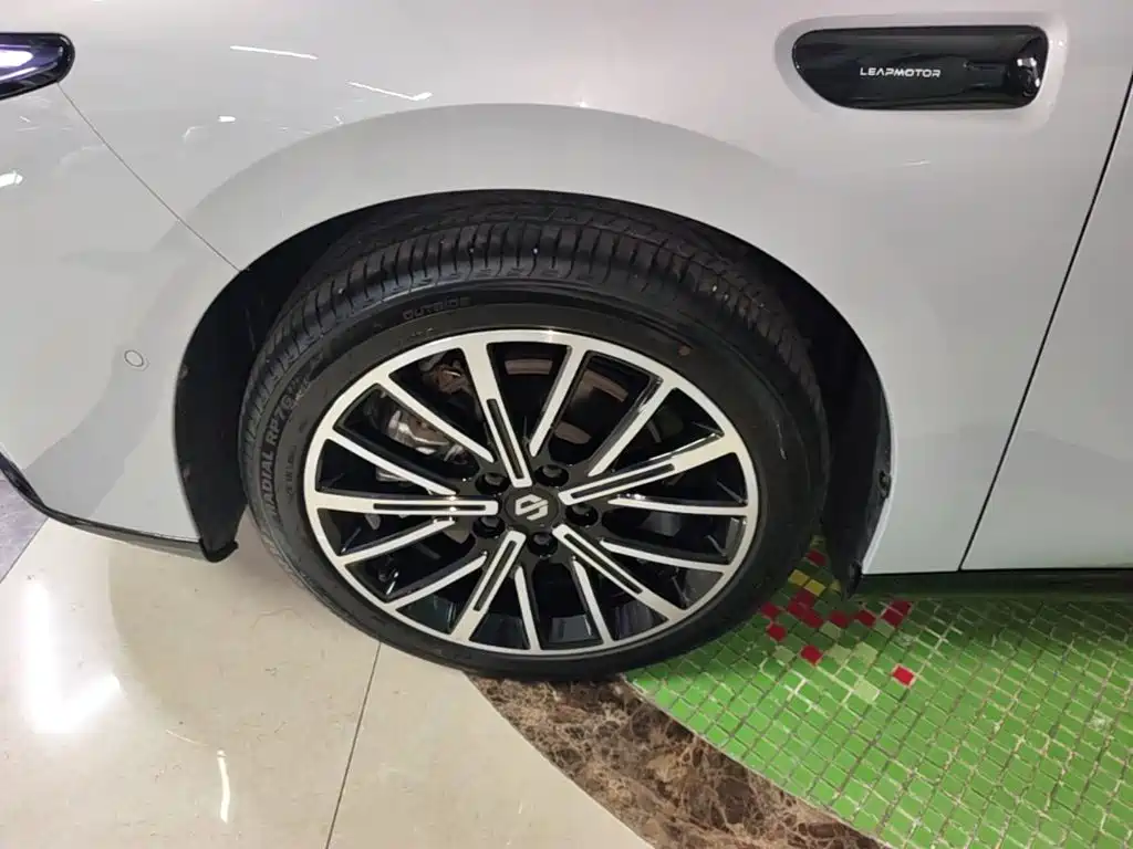Leapmotor Leapmotor B01 — миниатюра 23
