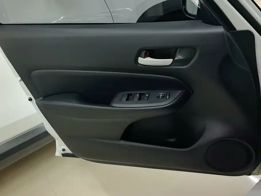 Honda Fit — миниатюра 7