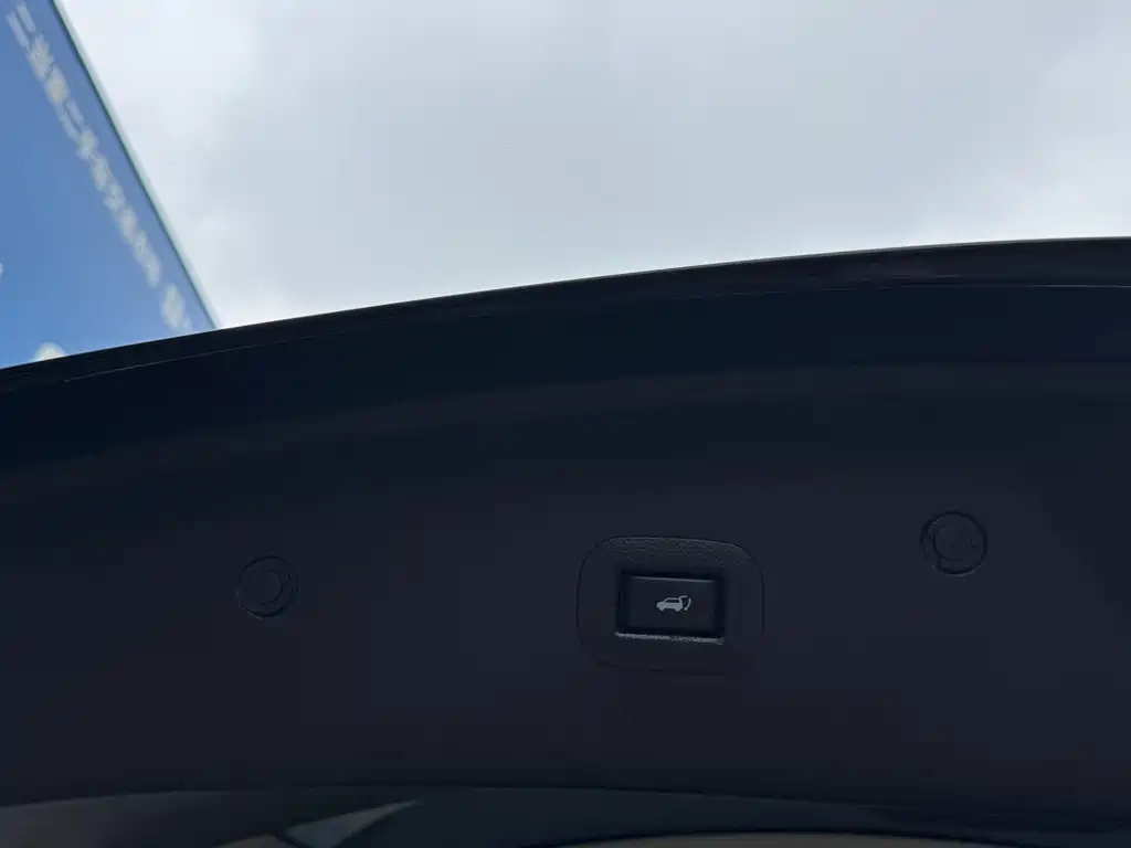Infiniti QX80 — миниатюра 21