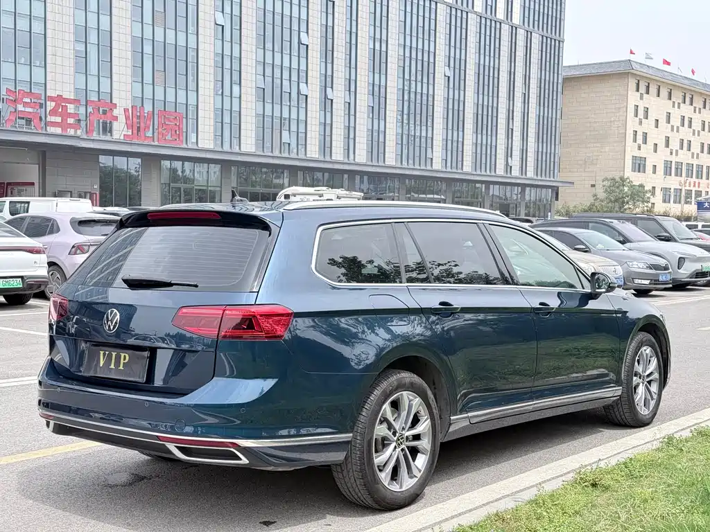 Volkswagen Passat Variant 2021 2.0T