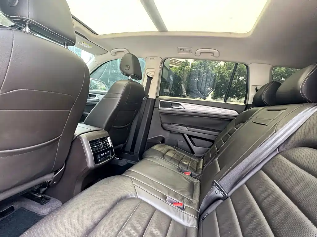 Volkswagen Teramont — миниатюра 8
