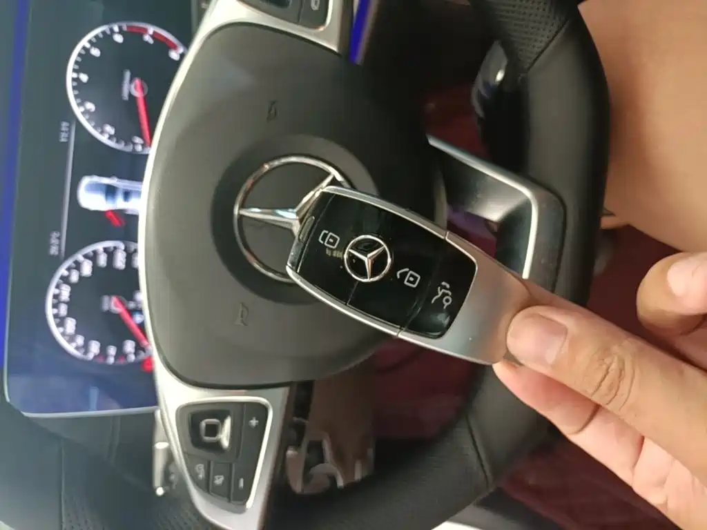 Mercedes-Benz E-Class — миниатюра 9