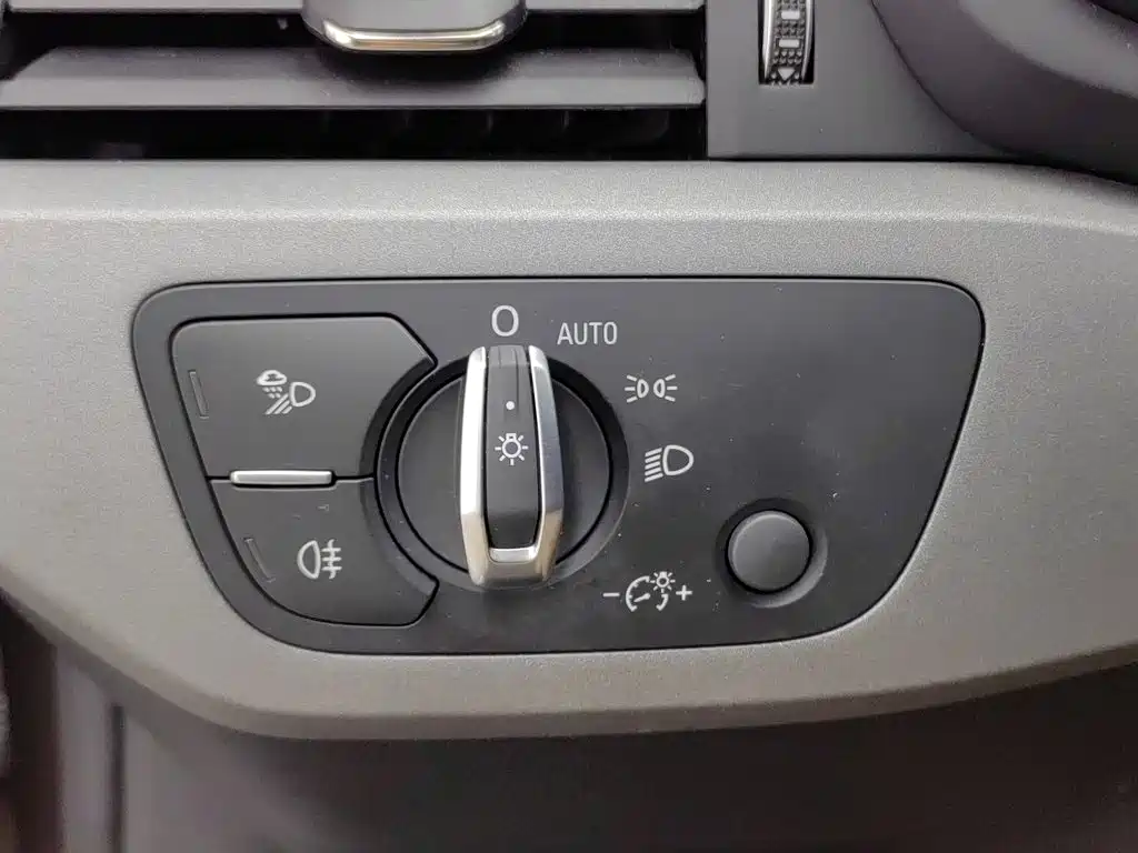 Audi A4L — миниатюра 21